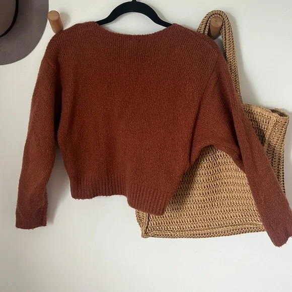 Sweater - Picture 3 of 3